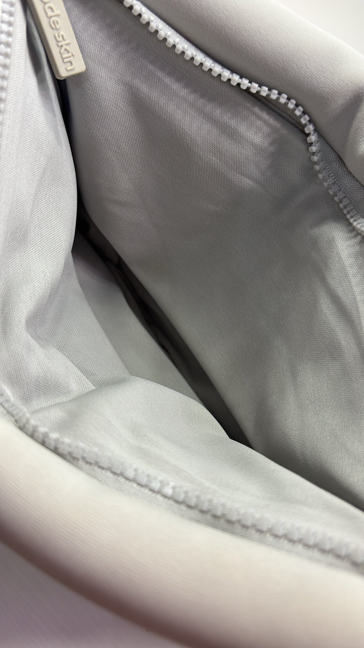 Rhod Pouch Bag